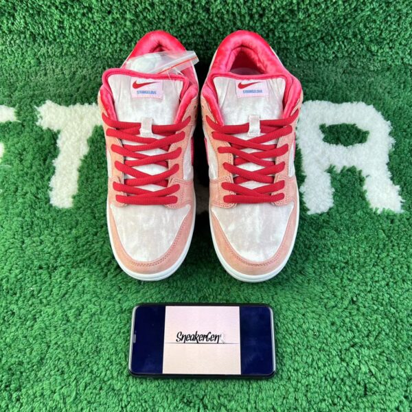 Nike SB Dunk Low StrangeLove Skateboards - Image 5