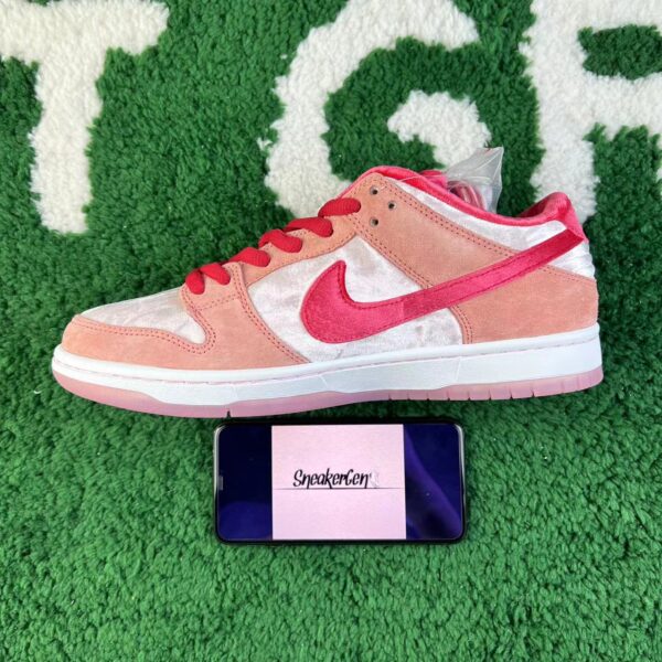 Nike SB Dunk Low StrangeLove Skateboards - Image 4