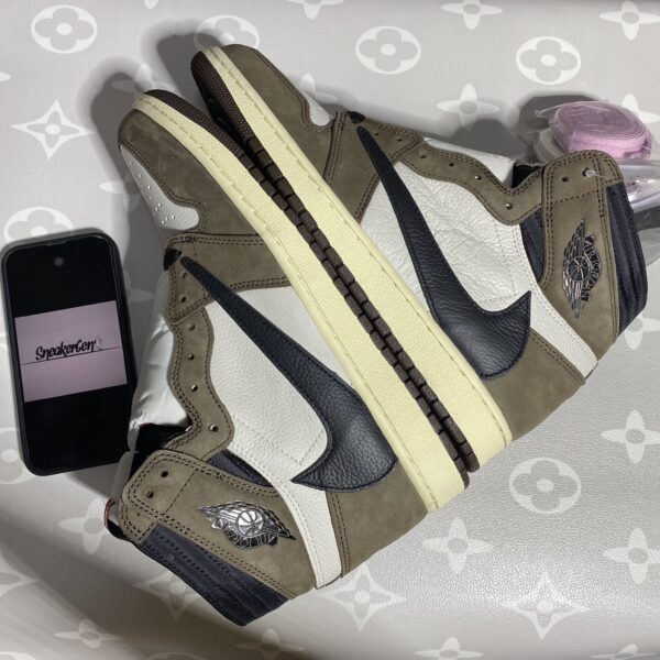 Jordan 1 High OG SP Travis Scott Mocha - Image 2