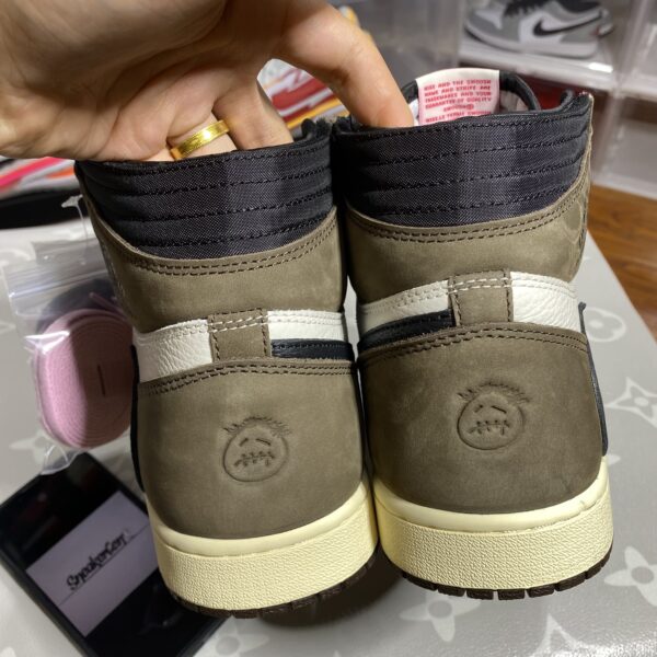 Jordan 1 High OG SP Travis Scott Mocha - Image 4