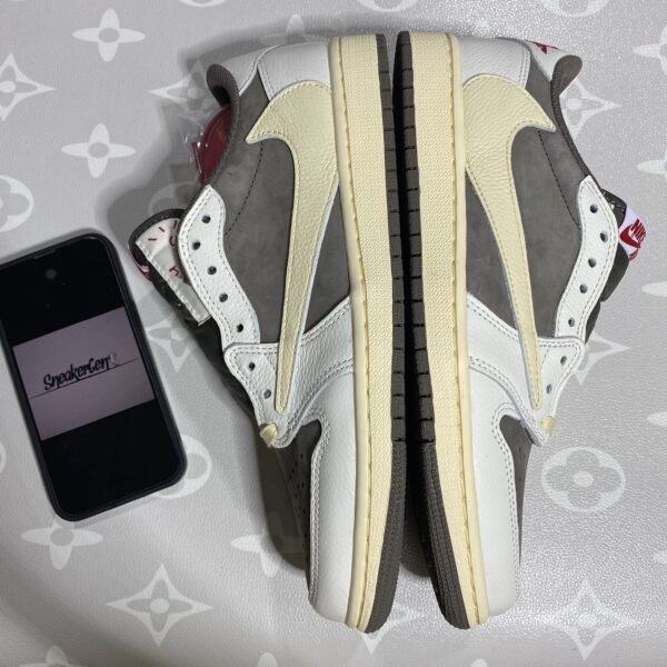Jordan 1 Retro Low OG SP Travis Scott Reverse Mocha - Image 3